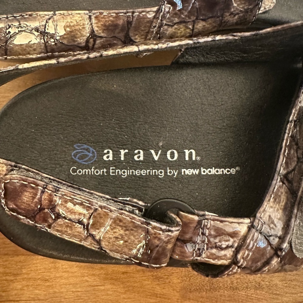 Aravon Sandals Womens Size 11 B Style WSP02GC Brown Black Snake Skin New Balance - Picture 6 of 13